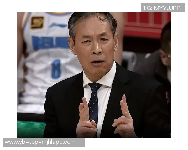 周琦因腰伤缺席对阵新疆许利民表示下场有望复出